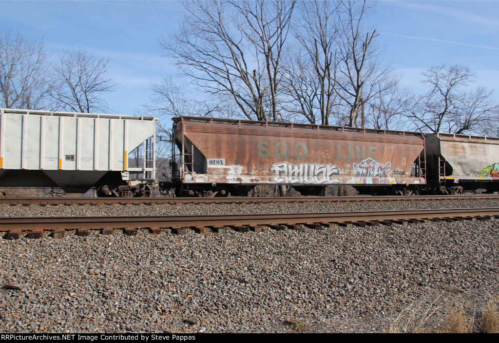 Ex SOO Line covered hopper